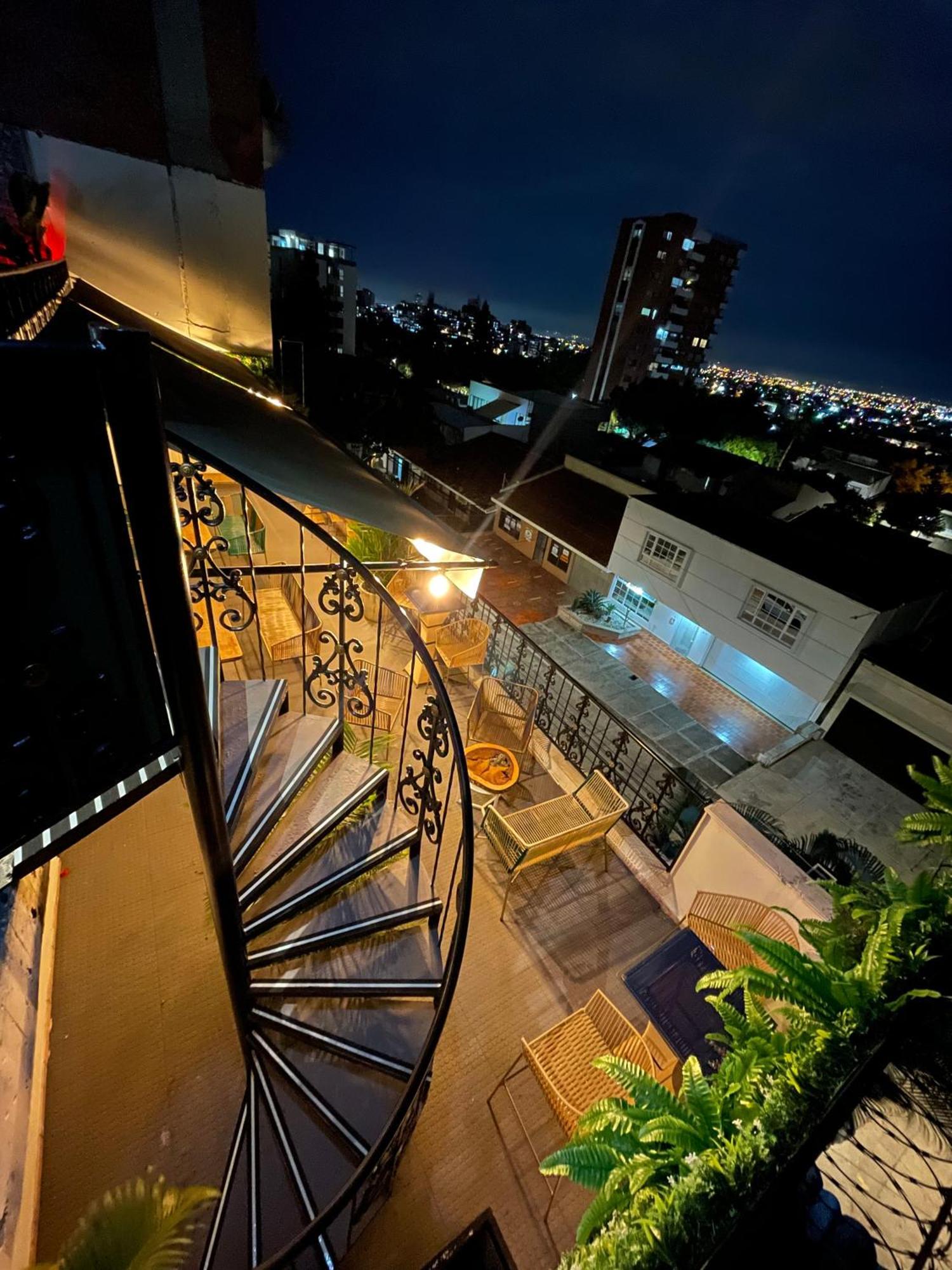 The View Hostel & Lounge Cali Exteriör bild