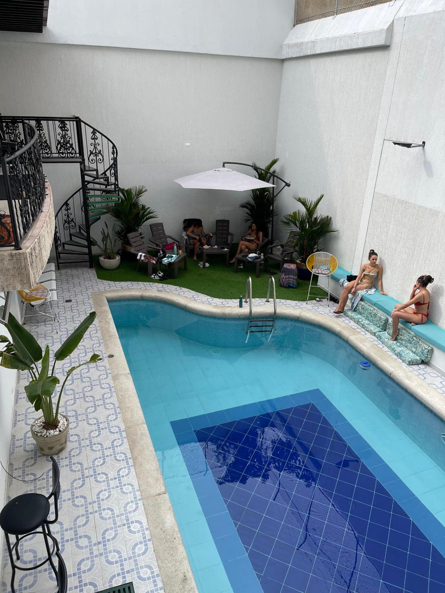 The View Hostel & Lounge Cali Exteriör bild